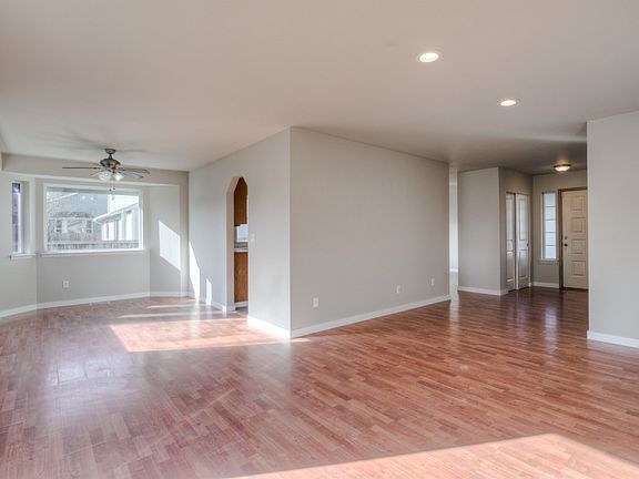 3rd image of 15408 40th Ave E