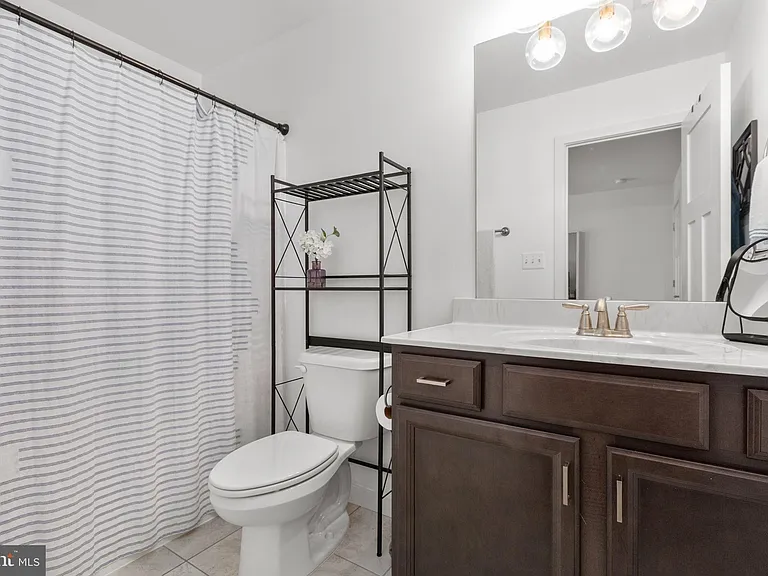 15 Grove Ln — Photo 35