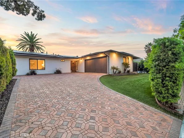 5420 Parkmor Rd, Calabasas, CA 91302