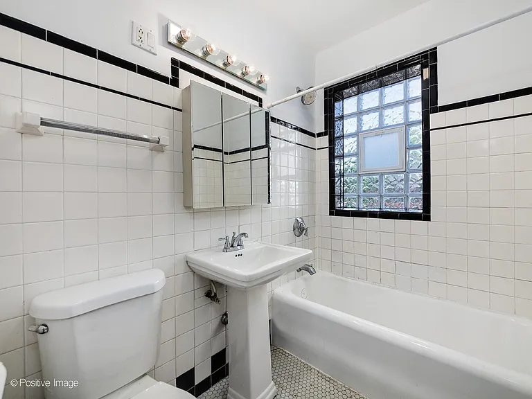 4734 N Karlov Ave #2 — Photo 8