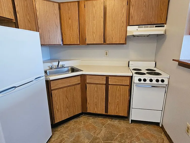 Cedar Rapids 444-Unit (Southview) — Photo 2
