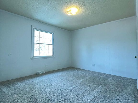 5th image of 318 N Poplar St APT 1