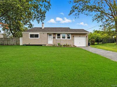 2905 Beechnut Avenue, Medford, NY, 11763