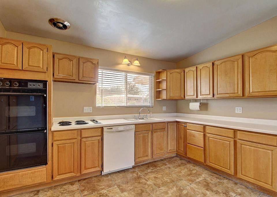 1st image of 2205 Margaret St