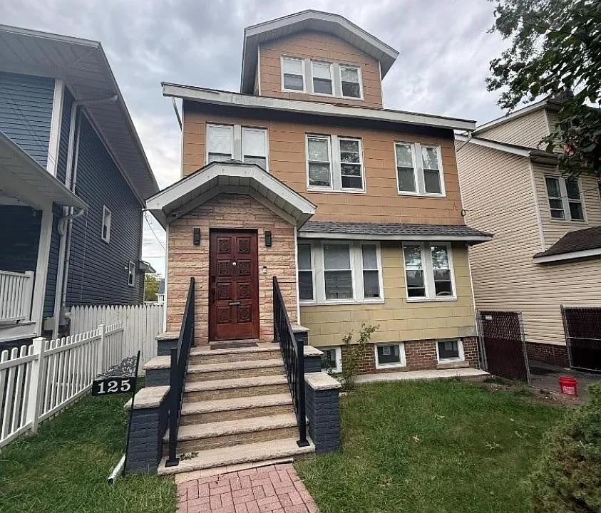 125 Weequahic Ave
