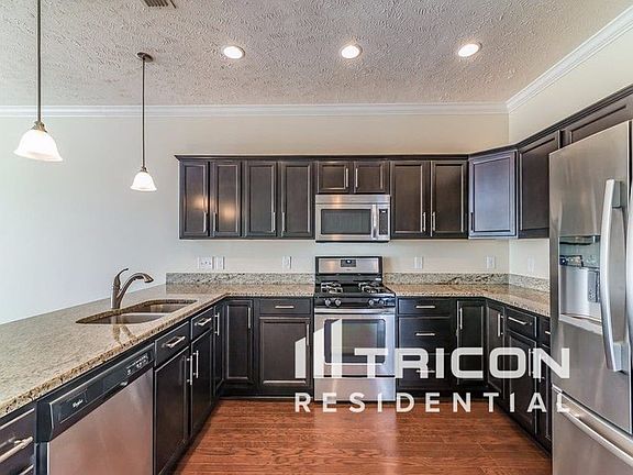 5th image of 1033 Middleton Ln