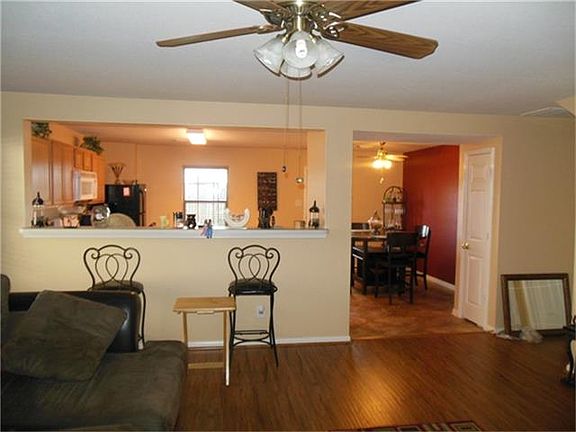 3rd image of 17011 Hilton Hollow Dr