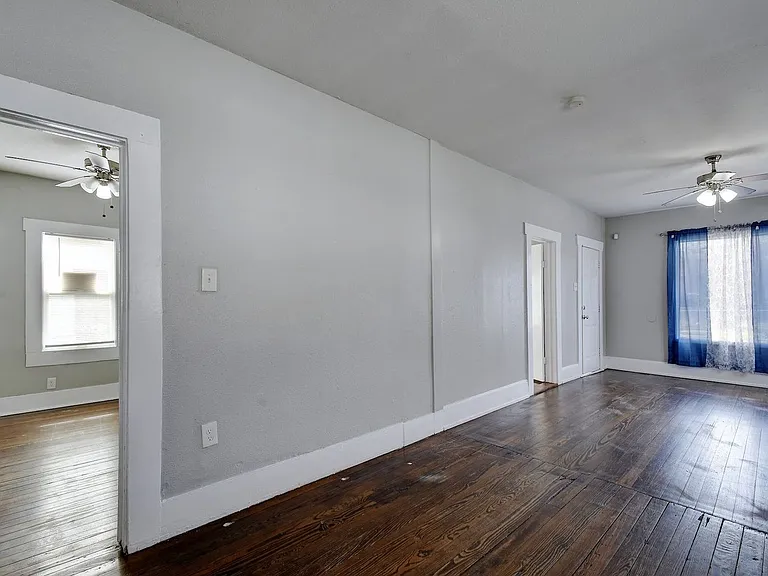 1314 N Sabinas St — Photo 9