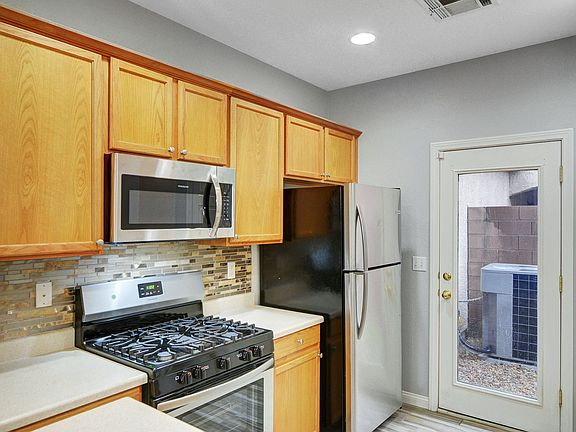 5th image of 4015 Sparrow Rock St