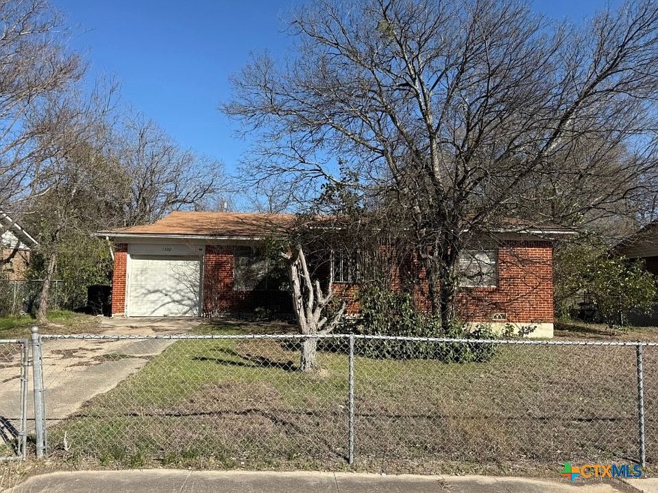 1st image of 1302 Connell Dr