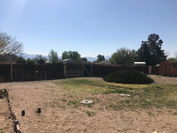4th image of 8 Rodgers Dr