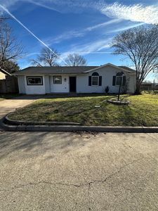 2446 Lakeshore Dr, Grand Prairie, TX, 75051
