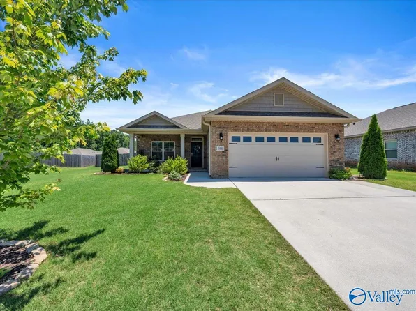 14900 Eva Cir, Athens, AL 35613