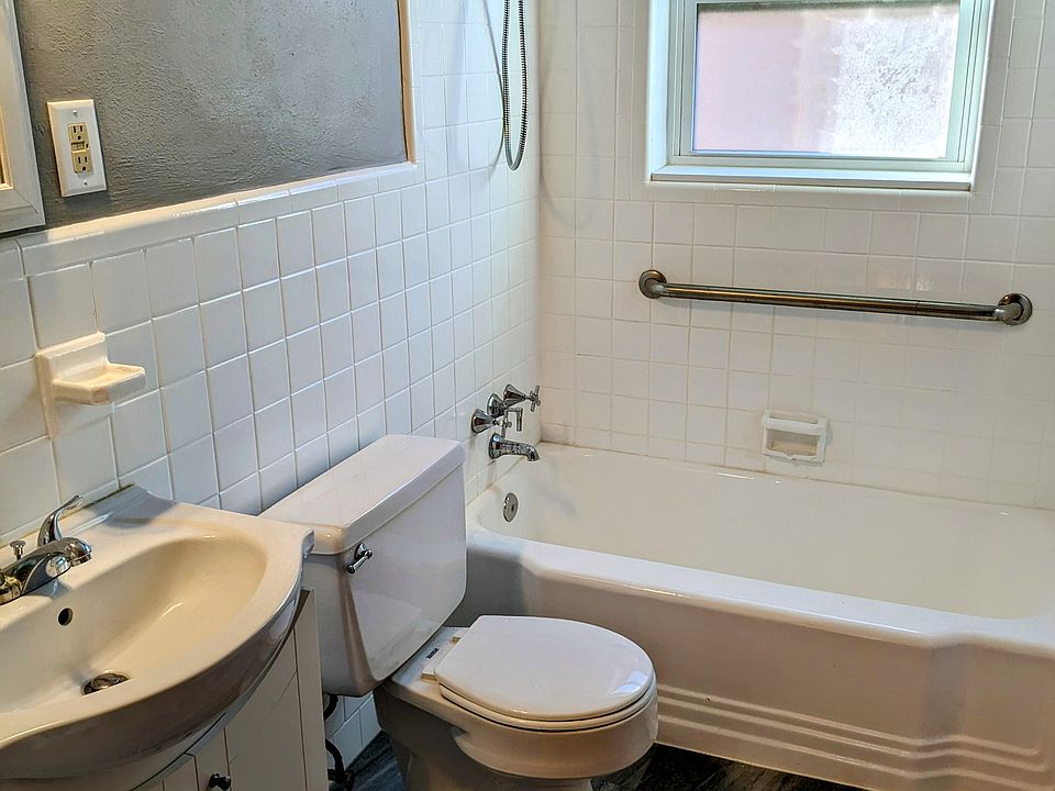 1st image of 7128 Jamieson Ave #1W