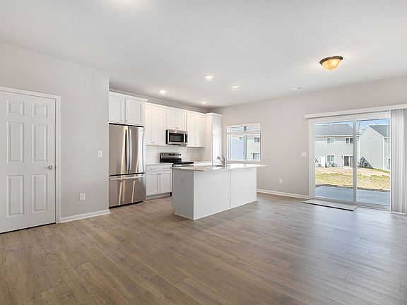 4th image of 1306 Trailview Ct