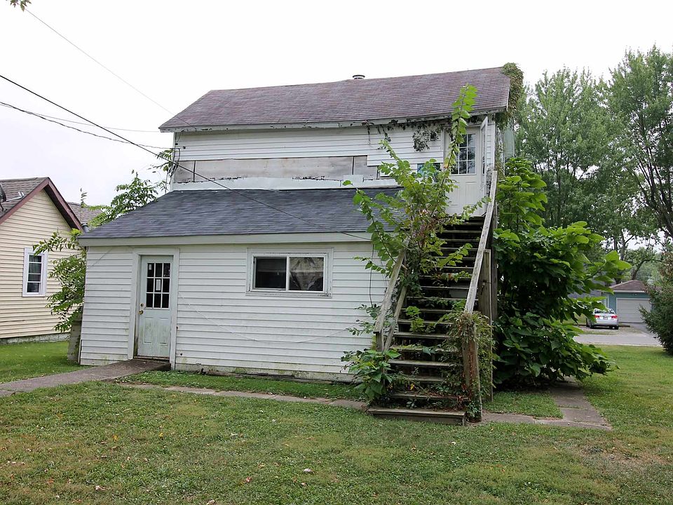 2nd image of 323 E South D St