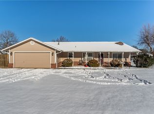 592 W Oaklawn Dr, Springdale, AR 72764