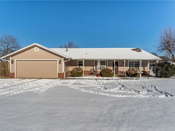 592 W Oaklawn Dr, Springdale, AR 72764