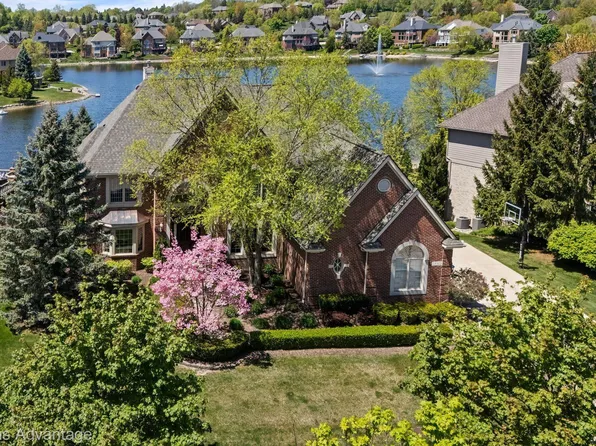 18503 Clairmont Cir E, Northville, MI 48168