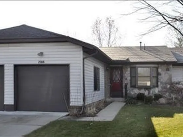 2166 Wildfield Dr NE, Grand Rapids, MI 49505
