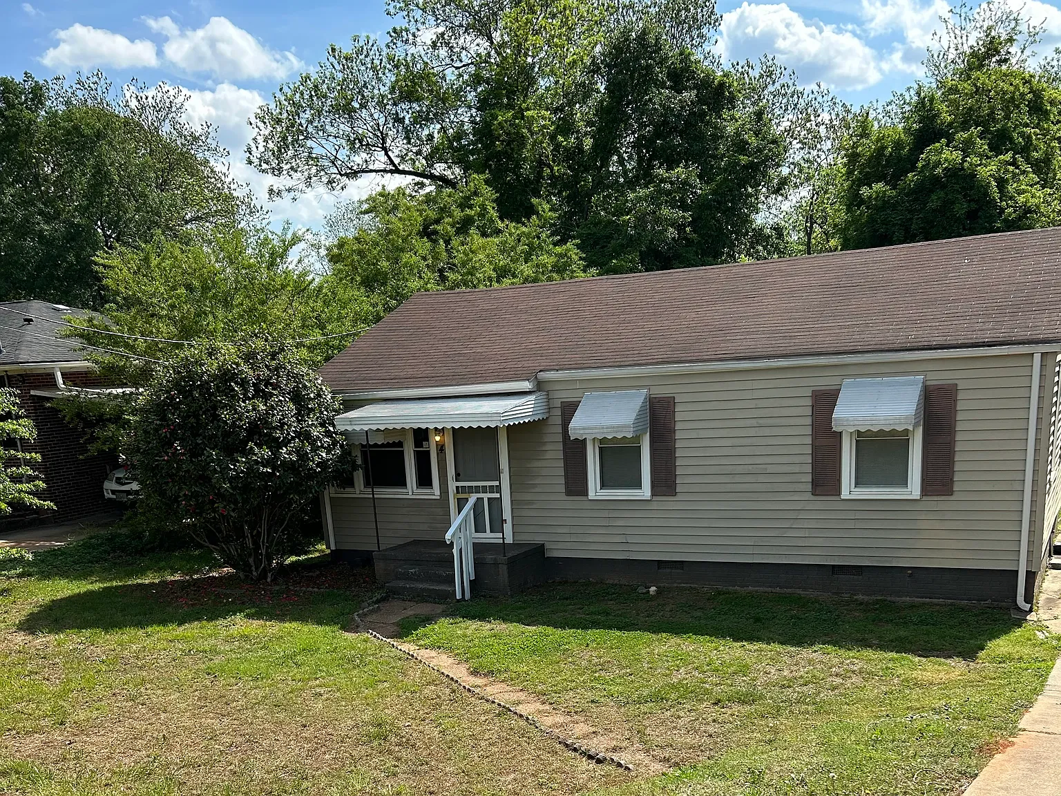 3 bed, 1000 sqft, $1,295 — Photo 1
