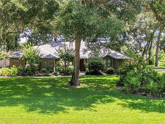 5th image of 2156 Lakeside Dr E