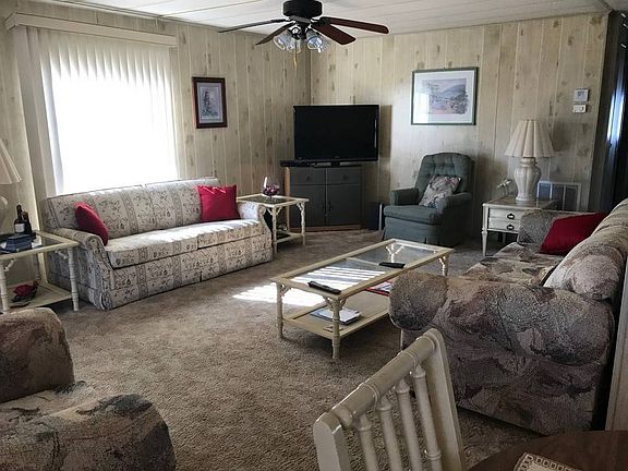 3rd image of 3150 NE 36th Ave #551