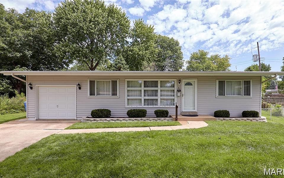1st image of 4 Fremont Ct