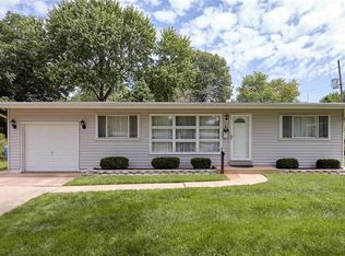 4 Fremont Ct, Florissant, MO 63033