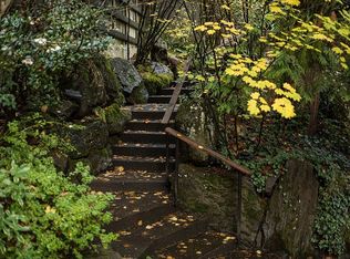 3133 SW Bennington Dr, Portland, OR 97205