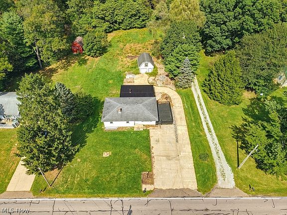 3rd image of 2689 Heckman Rd