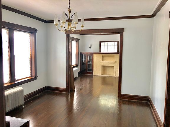 2nd image of 5904 W Berteau Ave #2W