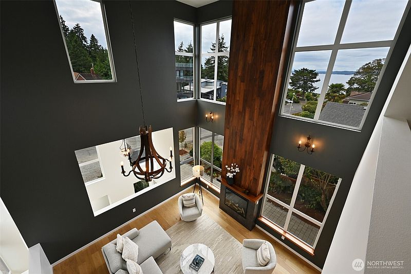 4th image of 2410 NW Neptune Place
