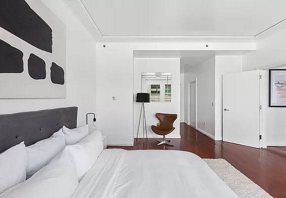 4th image of 55 Wall St #804A