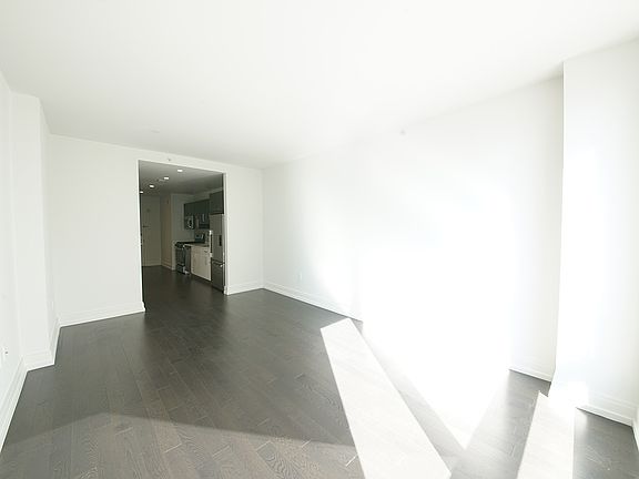 3rd image of 555 10th Ave APT 28G