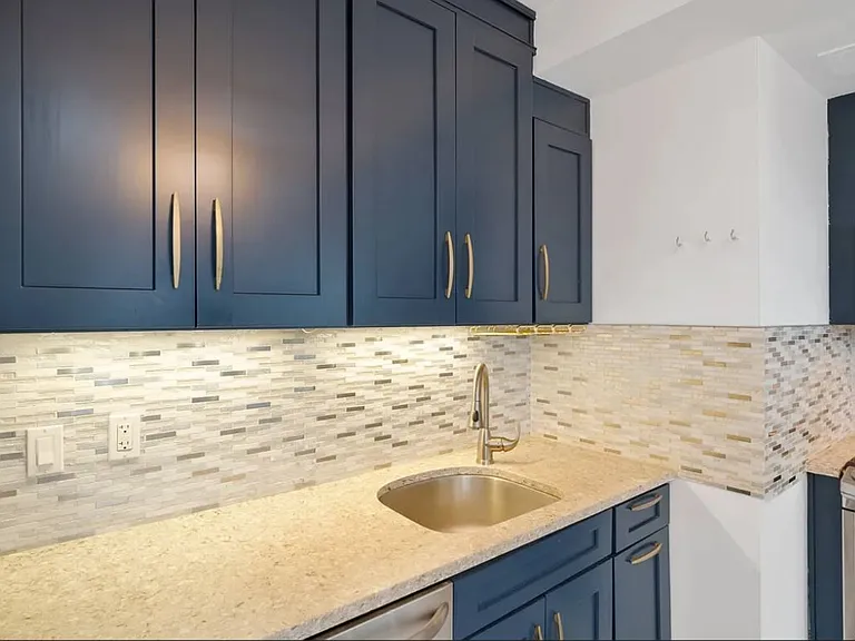 28-20 Astoria Blvd #701 — Photo 5
