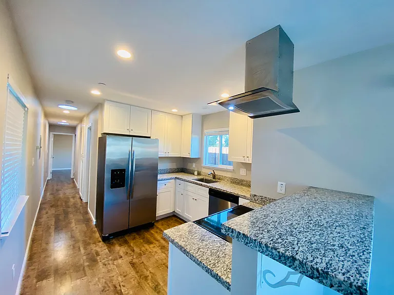 1522 Merritt Ln #A — Photo 6