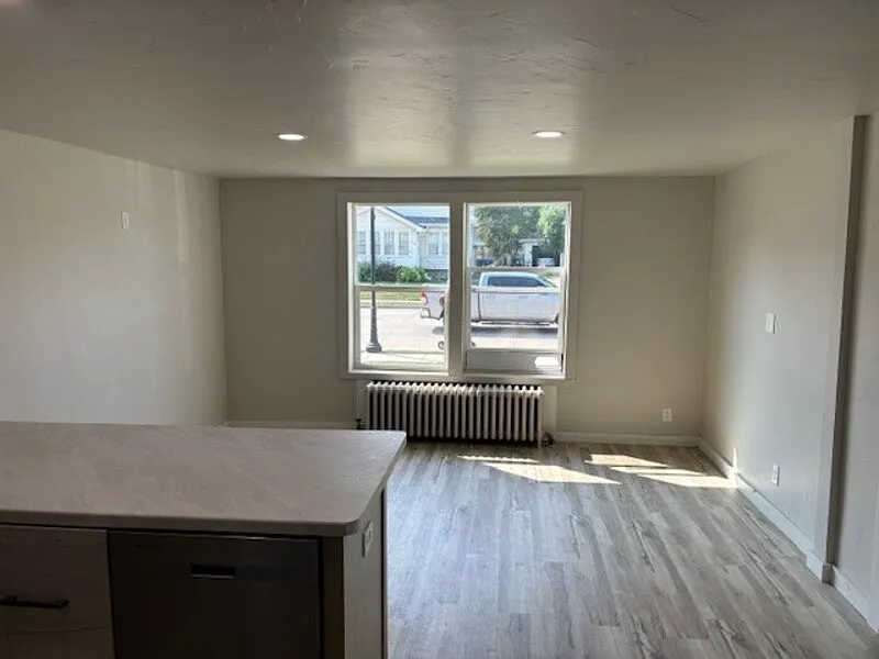2 bed, 1.0 bath, $1,199 — Photo 3