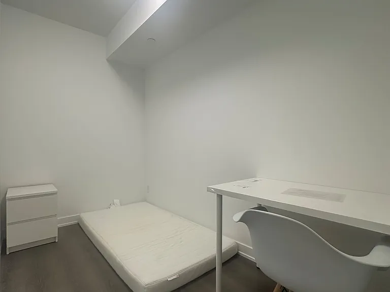 8 Wellesley St W #706 — Photo 10