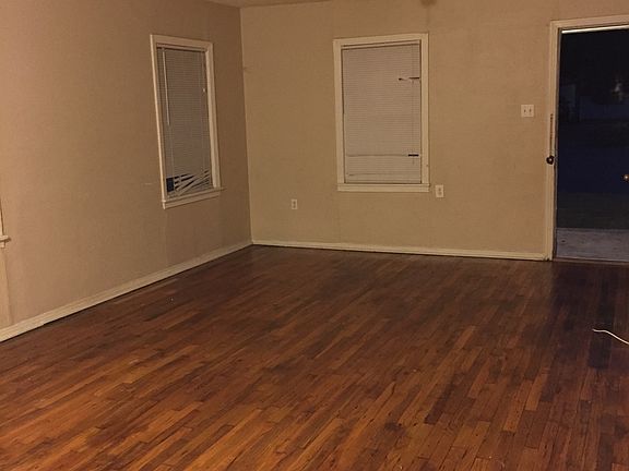 4th image of 4605 Maple Hill Dr