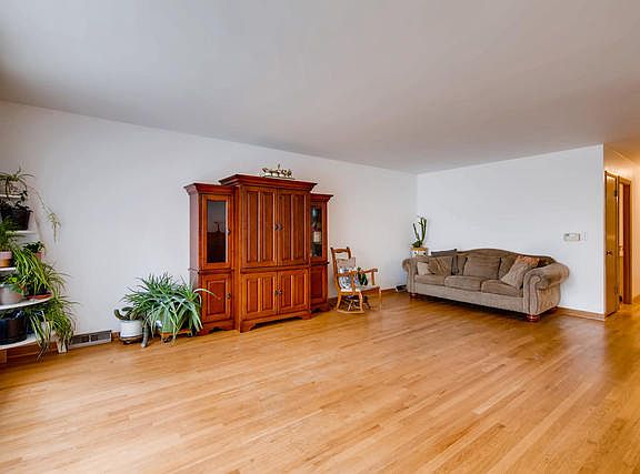 4th image of 7636 Greenwood St