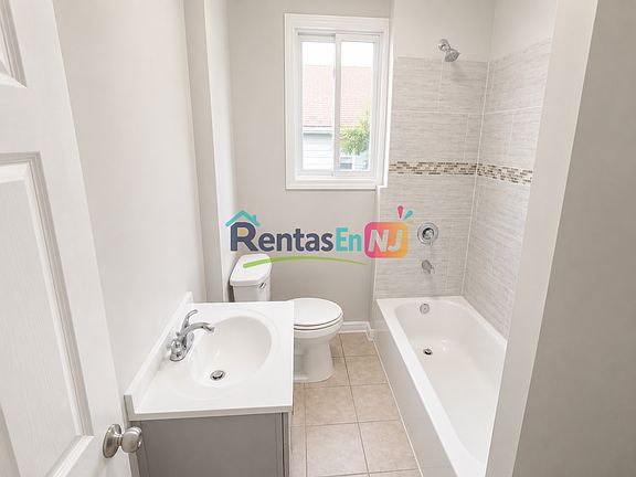 4th image of 27-29 N Munn Ave #2B