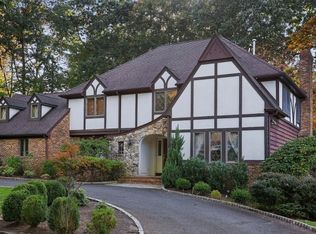 85 Acorn Dr, Watchung, NJ 07069