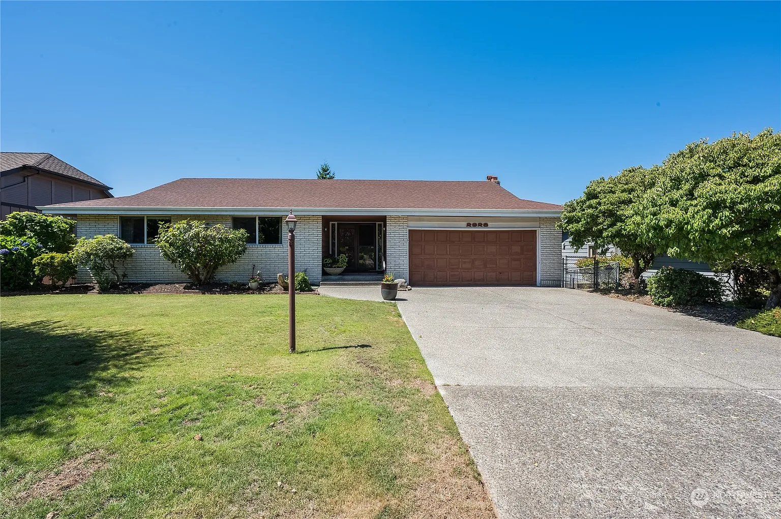 2328 Fremont Street photo 1