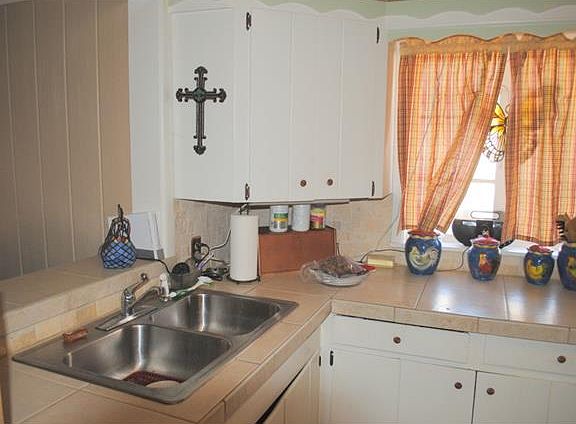 4th image of 758 Grand Ave
