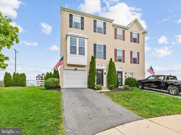 6 Birchland Dr, Smyrna, DE 19977