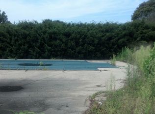 83 Leonard Dr, Tiverton, RI 02878