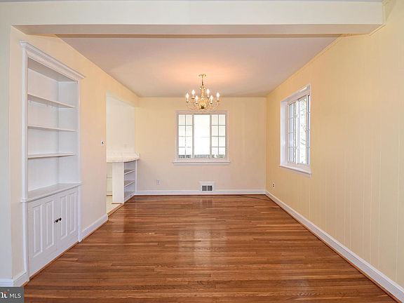 3rd image of 7215 Normandy Ln