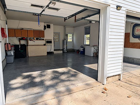 5th image of 1112 Carlyle Rd