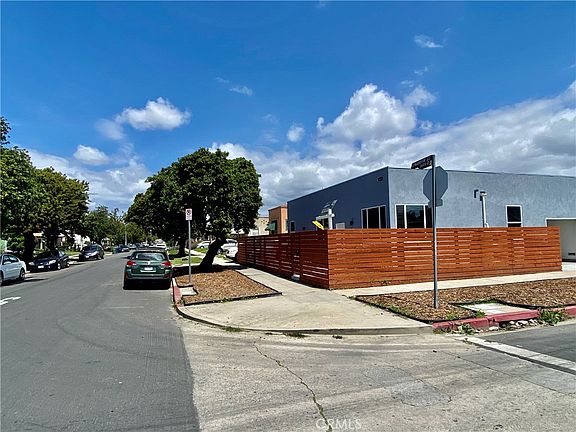 3rd image of 1939 W 36th Pl